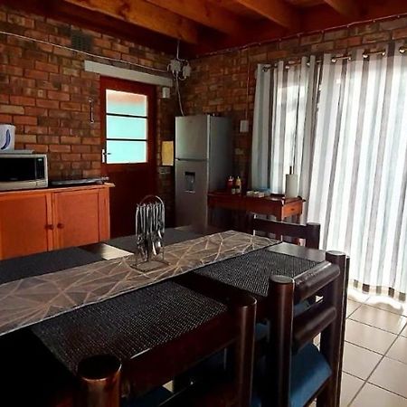 Cozy Cottage +/- 500M From The Beach เคปทาวน์ ภายนอก รูปภาพ