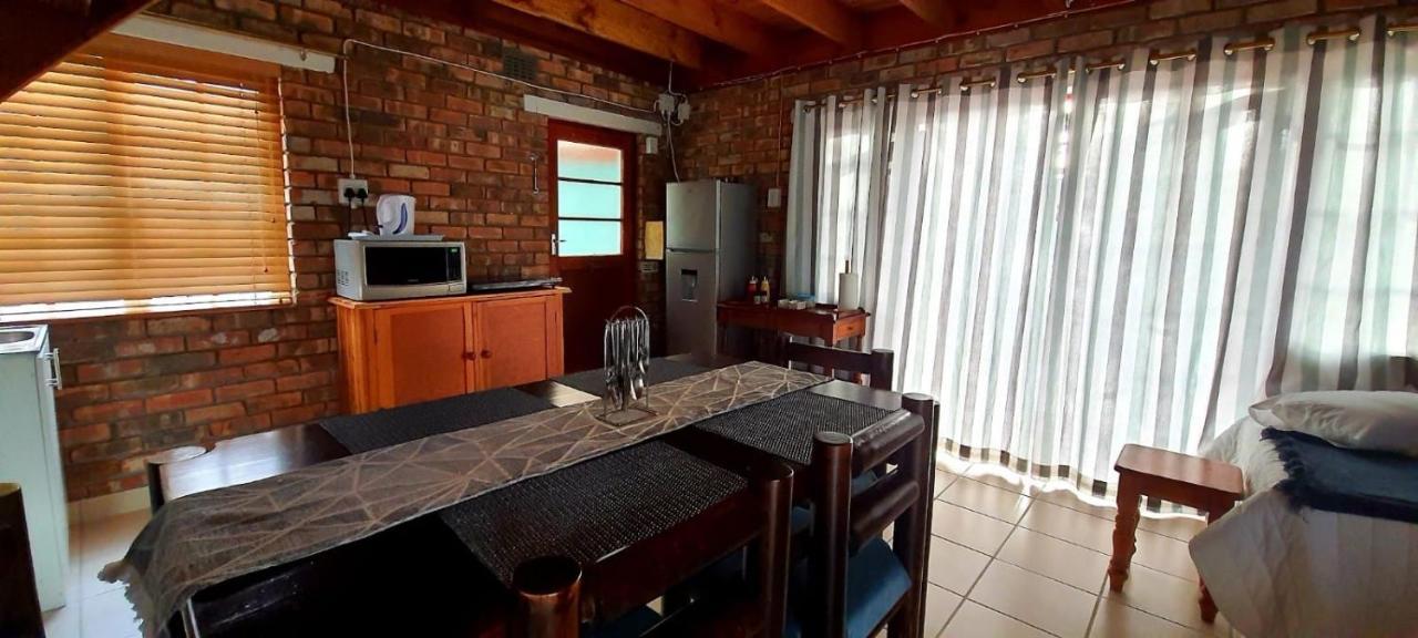 Cozy Cottage +/- 500M From The Beach เคปทาวน์ ภายนอก รูปภาพ
